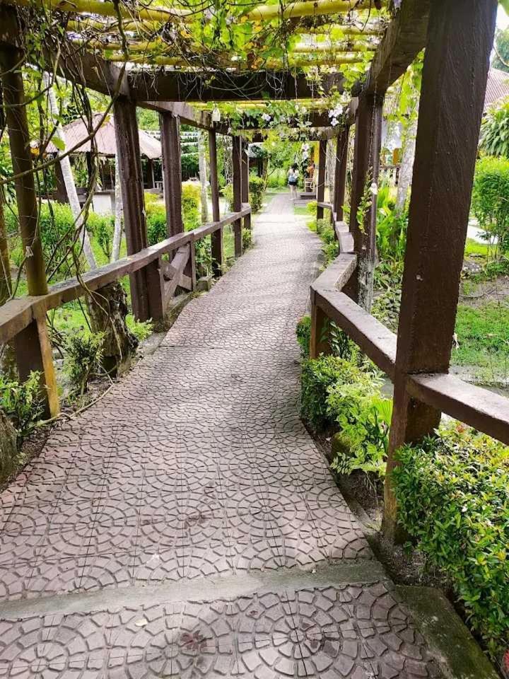 Pantropi-Coco Farm Hotel Calapan Exterior photo